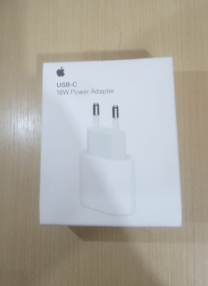  - Carregadores - unidade    Cod. FONTE USB C IPHONE 18W POWER ADAPTER